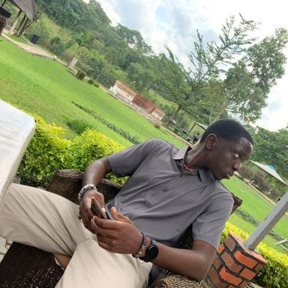 Lawrence_M3_e30's profile picture. BA Economics student🤵🏾| Part time DJ | Everyday is another brick in the wall.