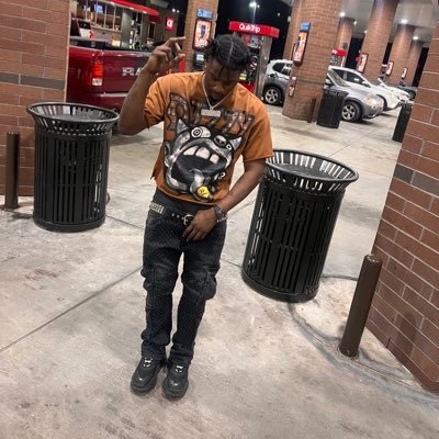 BISEXUAL CREATOR 🙂↕️ $hasantheprincee ig; hasantheprince 👉🏾 💰 📥 NDA SIGNER ✍🏾 *only responding to cash apps and only fan messages*