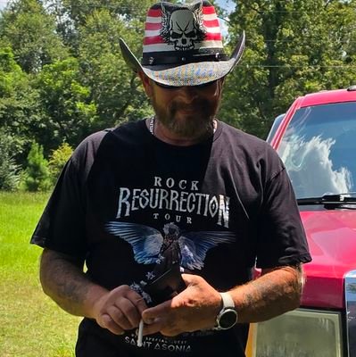 DCD's my name.Slinging concrete's my game. The media lies and woke corp. act like thugs.DJT is my guy and this is my 🇺🇲.We R the news now. MAGA Patriot