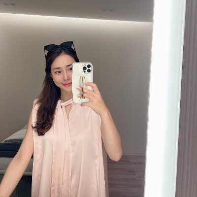 Young dance teacher, love fitness, travel. If I see something interesting I'll send a message. No pornography