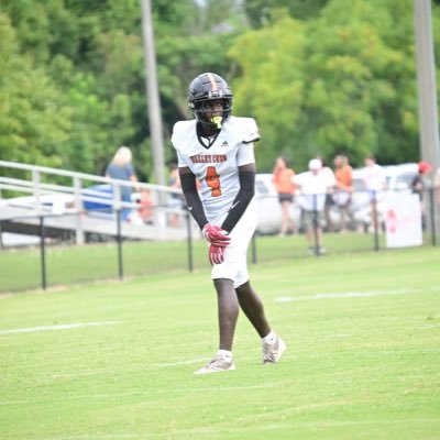 Evan White 6’2 190 WR/DB 🏀🏈 Gmail: Whiteevan03@gmail.com c/o 27🎓Contact- 256-282-9444 https://t.co/QVmBuNVRaA