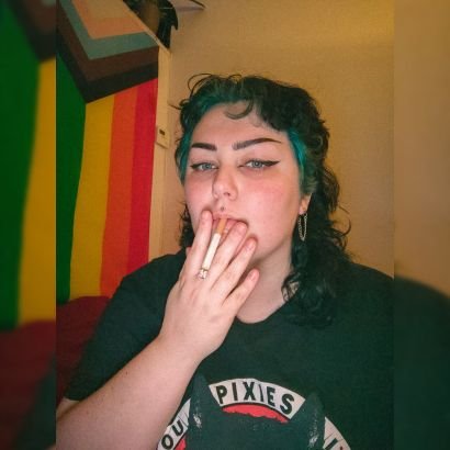 29 ✨Leftist scum ✨ Goblin life ✨ Socialist✨ feminist ✨ she/her ✨ autistic ✨🏳️🌈