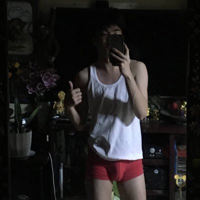 24 • deaf 🧏🏻♂️ • College Student🧍• Single ✨• Iced Coffee🥤