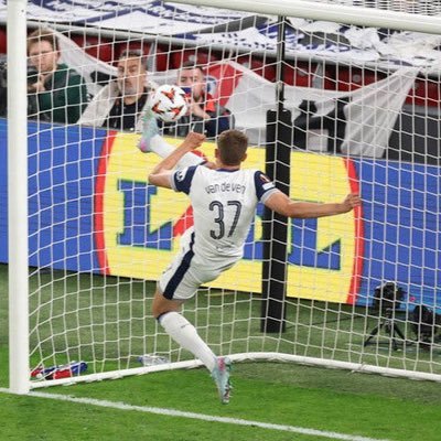 25-26シーズンからのスパサポです。EL決勝をたまたま見て惚れました。トーマスフランクはガチ。#COYS