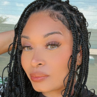 zazilli0naire's profile picture. energy speaks … INTENTIONAL & ALIGNED.