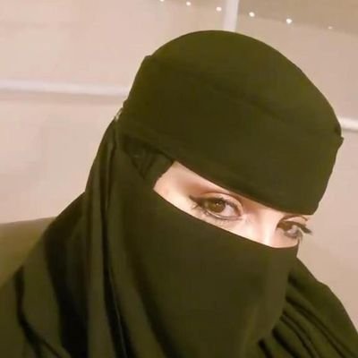 اجمل شي أتميز به هو أنني صادقه في زمن انتهى فيه المصداقيه وطيبه في زمن كثر فيه القسوه ومخلصه في زمن انتهى فيه الوفاء