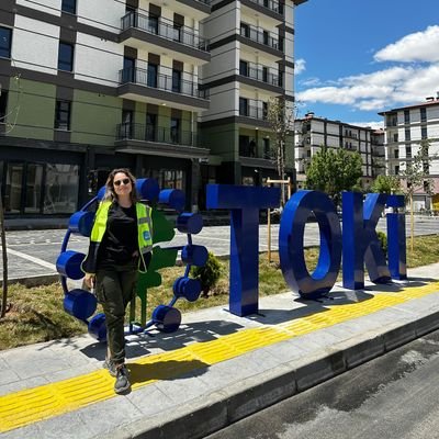 Elektrik Elektronik Mühendisi     
İnönü Üni. YL                                               
                     
Varlığım Türk Varlığına Armağan Olsun.🇹🇷