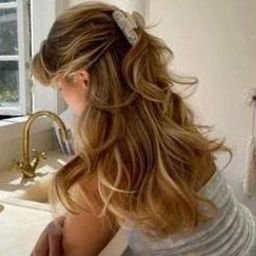 Ietiegie56896's profile picture. 