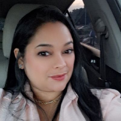 Fiel creyente de Dios, madre, hija, hermana, comprometida con el desarrollo de mi país.