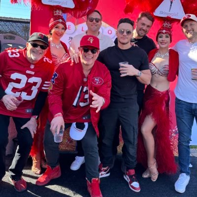 Bay_Maxwell415's profile picture. Dollar-store Tyler Florence, The Bay Area Marlins Man. #49ers #Warriors #SFGiants