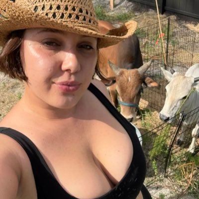 Dog mom 🐶…Living my life keeping it simple 🦋❤️ …Sales Manager at Sephora