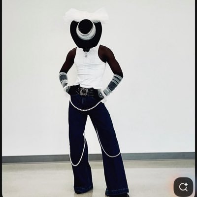 kissmyashb's profile picture. Fuck a circle. I’m just a pansexual unic-whore-n. I’m a Scorpio, so that means I’m a slut with no boundaries! Size 15 foot! 🐽