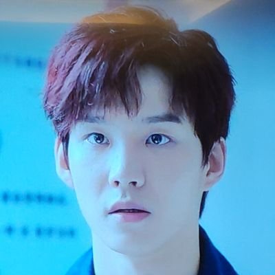 ershiertian's profile picture. 25岁 开始工作