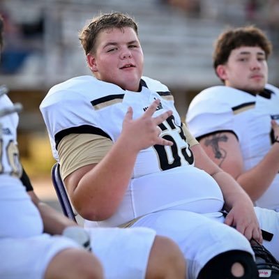 MCGREGOR HS | C/o 2027 | 5”9.5| 268 | 40 yd 6.9 | 5-10-5 5.4| (C,G,DT) GPA 3.5