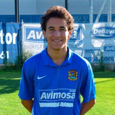 Aficionado de un equipo mediocre,Praena dimisión. Solo soy feliz en el Fernando torres.