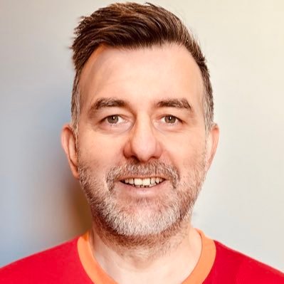 Srpsko izdanje. Za one sa jeftinijim ulaznicama tvitovi na engleskom na @mladenst