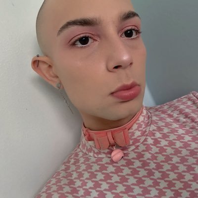 18+ love to get my throat filled 👅 praise kink 💗trans • fem • bimbo • bottom • princess snapchat: thethroatgodx