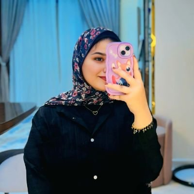 وَ أنَس قلبِي بقُلوبِ تُشبهنّي ياربّ،
قُلوبِ أحنّ عَليا مَن جِفنُ عُيوِنّي.♡