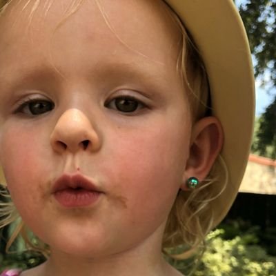 No one is perfect 👌💐
Never judge a book by it cover 📖📙
I keep moving on and care for my daughter sandra 👸👸💐💕💕💋💋 I will always be the best mom for you
