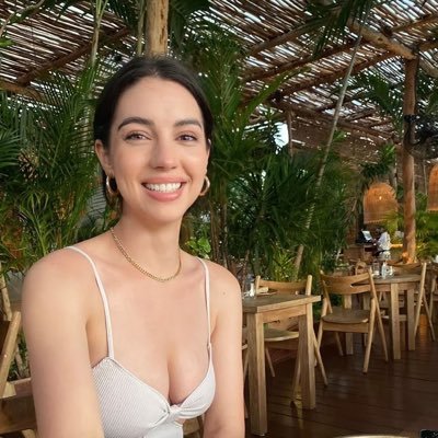 Actress. Model. Foodie. Not the real Adelaide. MDNI. 18+.