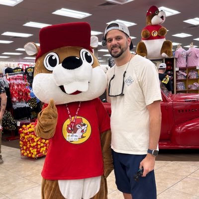 Theme park nerd, hockey/football fan. TBL⚡️ UCF ⚔️ LAR 🐏. 2x UCF Alumni (‘11, ‘23)!