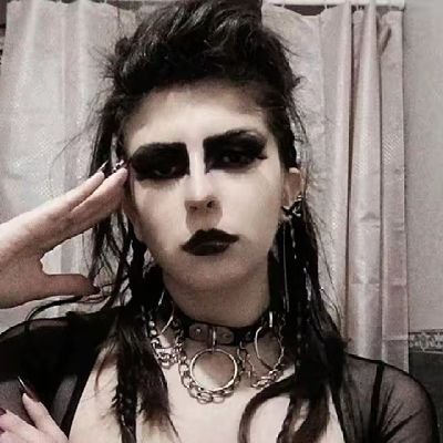 hey Bacchus, she hates me🎶🎵
gótica peronista🦇🖤 perdí mi anterior cuenta :c tt: raven__darkness IG: raven__darkness
The biggest simp ever for Peter Steele