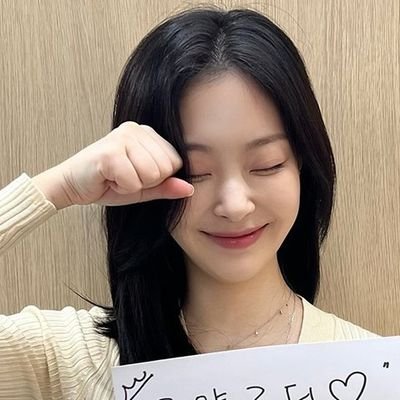 heejinrd's profile picture. roda da @_heejiin