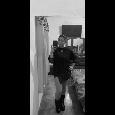 sofialbornoz_'s profile picture. Florecer mirándote a los ojos ✿