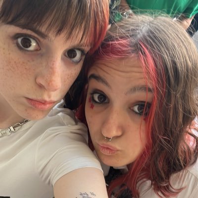 Zøe ✺ 20 ✺ she/her ✺ metaphørically i’m a whøre (ør nøt) ✺ @granottaa ØW acc ✺ autistic btw