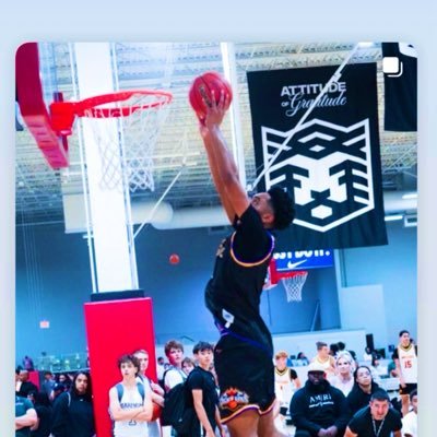 Student Athlete 6’5” 190 guard Gresham High School #3 Class of 2026 GPA 3.7