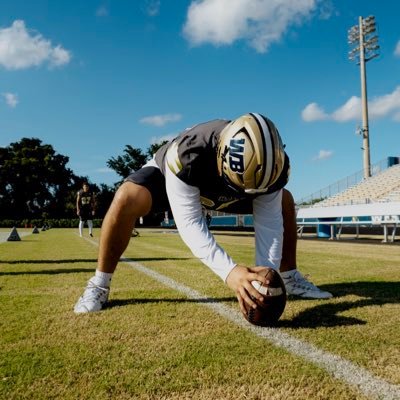 26 ~ 4 ⭐️ LS @ West Boca High 🏈 / Rise Preparatory 📚 ~ 6’2 260 ~ 3.4 GPA