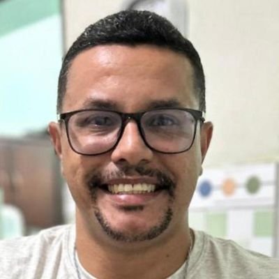 Tenho orgulho de ser NEGRO, de carregar em minha pele a história, a resistência e a beleza do meu povo