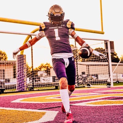 4.5 ⭐️ P Class of 2026 I PHHS/MO I 6’0 /170 🏈 P GPA 3.4 First team All State (Class 4)(816-334-9544)