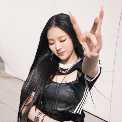 NYARlN07's profile picture. #MEOVV #NARIN