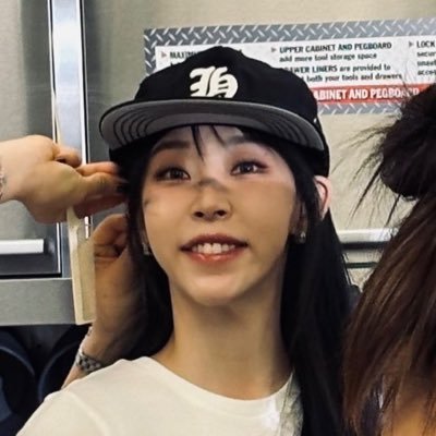 euani1222's profile picture. 네가 웃으니 내 세상이 위로가 돼