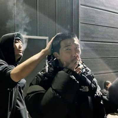 37o97jhgv's profile picture. only ami