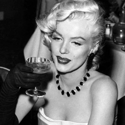 vraisetzen's profile picture. 𝒂𝒅𝒐𝒓𝒂𝒃𝒍𝒆 𝒔𝒐𝒓𝒄𝒊𝒆̀𝒓𝒆, 𝒂𝒊𝒎𝒆𝒔-𝒕𝒖 𝒍𝒆𝒔 𝒅𝒂𝒎𝒏𝒆́𝒔?┊xxvii • she/her┊tachi hiroshi thirst account┊all socials: vraisetzen