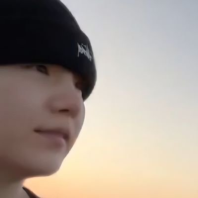 몹시 바쁨
YouTube : @luvsu_93
TikTok: @sugabebe8803
Instagram: @sugabebe8803