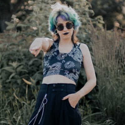 33 • They/Them • Artist • Occasional Cosplayer • Advanced Shitposter • Yaoi Dad • 🏴🇨🇭• @wuddupimpatty 💌