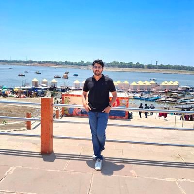 BoltaB_Adarsh's profile picture. Comrade सोच में क्रांति, Fighter हर कदम पर action — डर को हम पहचानते हैं, पर कभी मानते नहीं।
परिवर्तन के लिए क्रांति जरूरी हैं