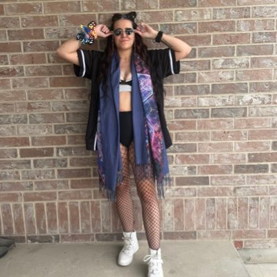 Boy mama 💙 Dubstep and headbanging are my form of therapy