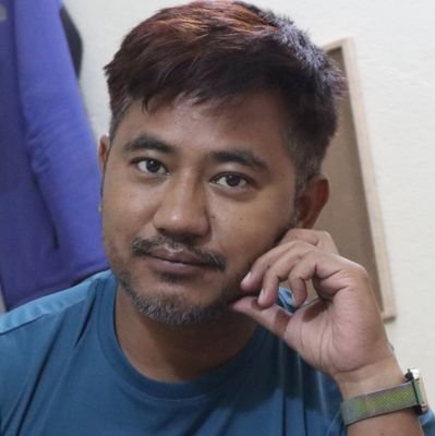 Introvert and enjoy my own company, Most of time i talk to my self, i read my self and i correct my self. in short i am truly selfish human being.