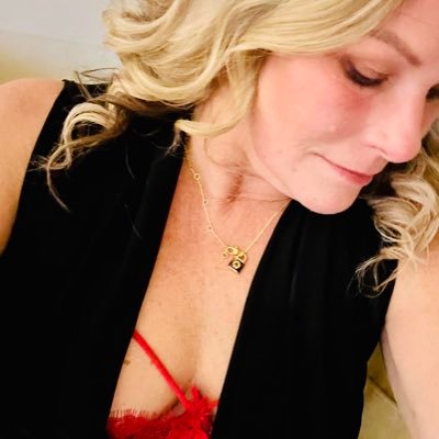 Canadian cuckoldress,tattooed QOS, lifestyle mentor. I love this lifestyle and promote positivity always. “Do all things with kindness”
