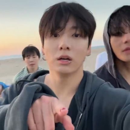 OT7_BTS_Stan's profile picture. BTS is My Best friend for the rest my life.
                             아포방포 💜 @BTS_twt 
she/her
😍💞💕
Fan Account 
#EndViolence