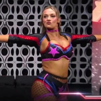 ❝I,myself am strange & unusual.. ❞ @annajay___ is the real deal.