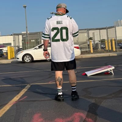 J E T S JETS JETS JETS!!! #NewYorkJets #JetUp @nyjets I root for my team to win every game…imagine that?! 🤯 I’m just a real fan!