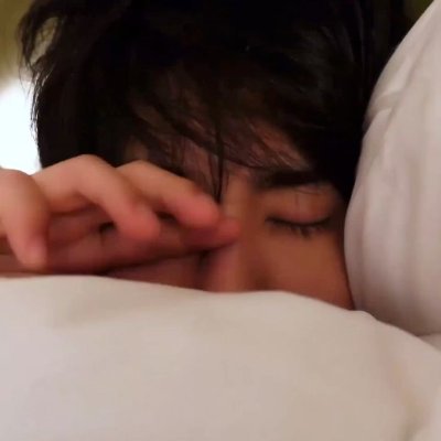 svng_teeth's profile picture. bite marks strung round the neck—to consume, to own