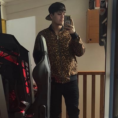 gio_vannipp's profile picture. 𝟚𝟝 | 𝕤𝕥𝕘𝕠 🇨🇱 𝗺𝗮𝘀𝗼𝘁𝗲𝗿𝗮𝗽𝗲𝘂𝘁𝗮🎓 𝐁𝐢𝐳𝐳𝐥𝐞 𝐯𝐢𝐛𝐞𝐬, 𝐧𝐨 𝐜𝐨𝐩𝐲 ✨