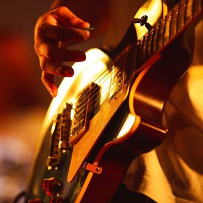 九州歯科大学軽音楽部ROMです。女16名:男22名の計38名で楽しく活動しています🎸✨ 【活動日】週1のバンド練+定期的な部会のみ!長期休暇は完全オフです🎉 #九州歯科大学 #軽音楽部 Instagramもやってます⬇️