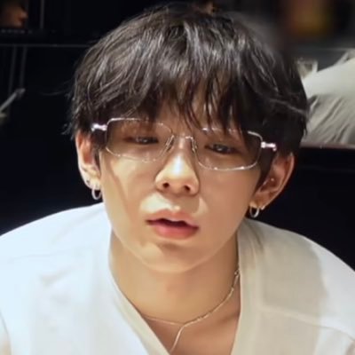 wishbound_'s profile picture. 